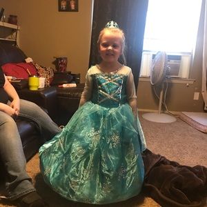 Meet your Posher, Sharon